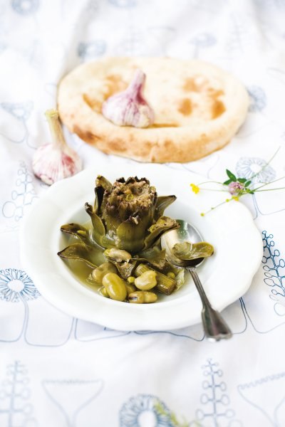 Tradicionalne artičoke s bobom