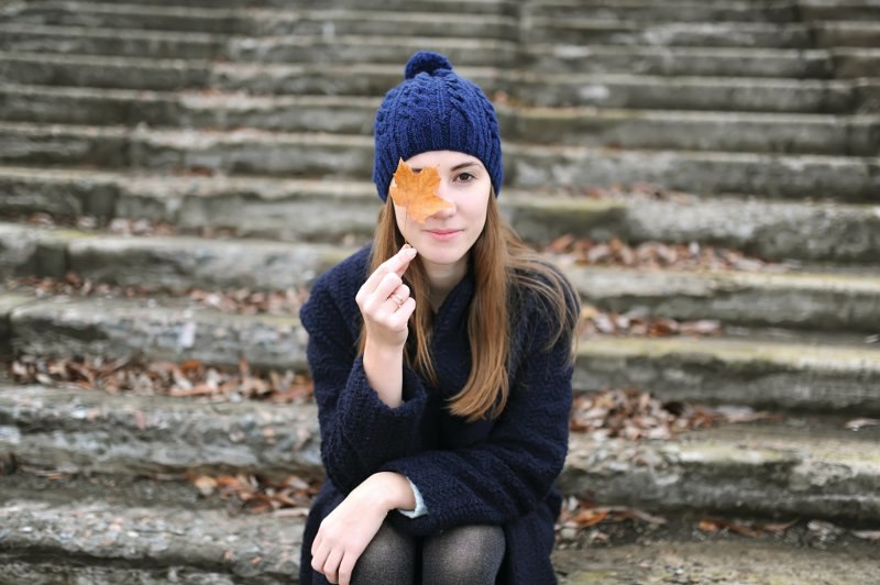 žena jesen zima