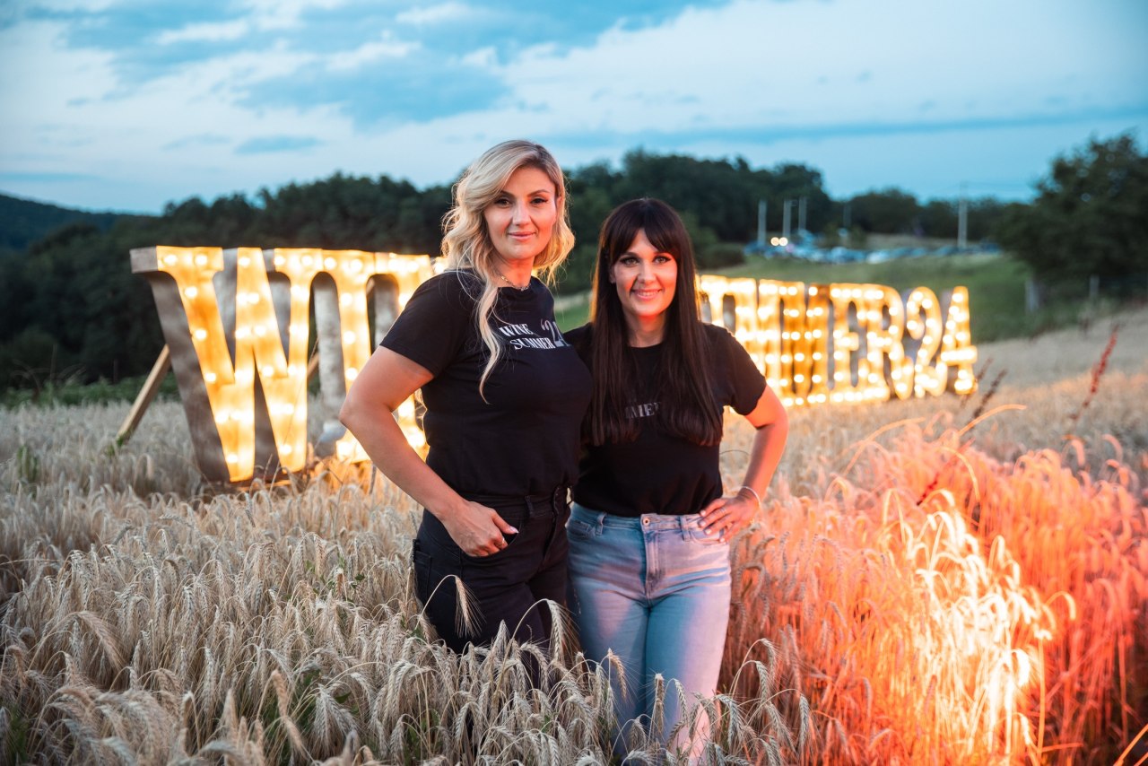 3. Ivana & Ivana-photoDominik Balaško.jpg