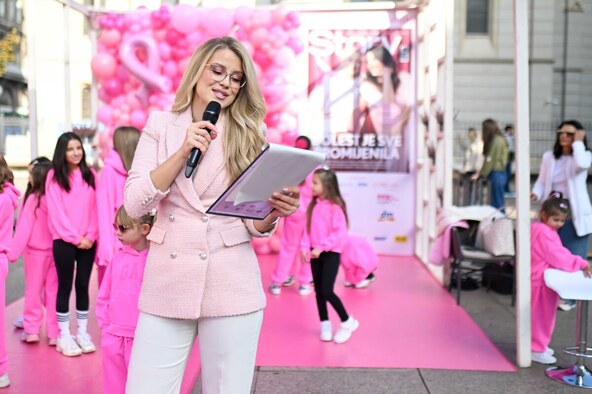 Petnaest godina nade, hrabrosti i nepokolebljive podrške kulminiralo je na ovogodišnjem
Story Pink Festu