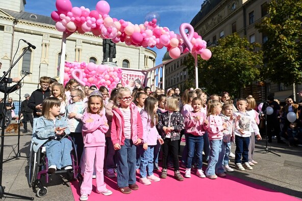 Petnaest godina nade, hrabrosti i nepokolebljive podrške kulminiralo je na ovogodišnjem
Story Pink Festu