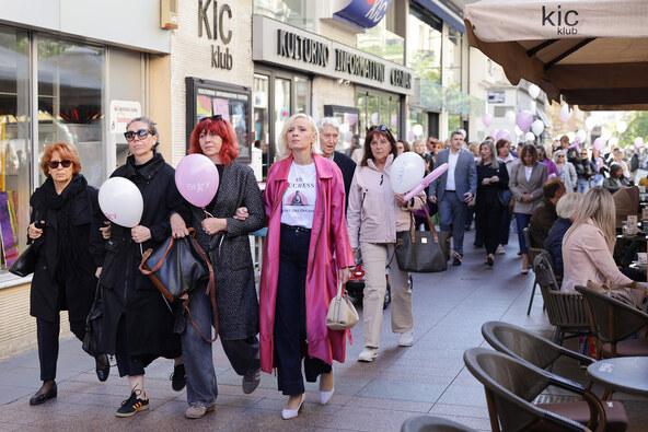 Petnaest godina nade, hrabrosti i nepokolebljive podrške kulminiralo je na ovogodišnjem
Story Pink Festu