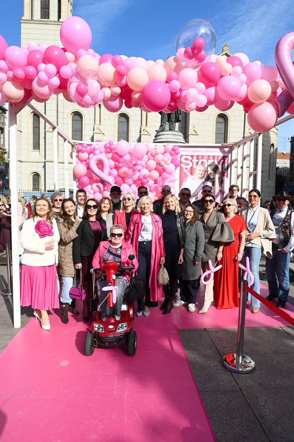 Petnaest godina nade, hrabrosti i nepokolebljive podrške kulminiralo je na ovogodišnjem
Story Pink Festu