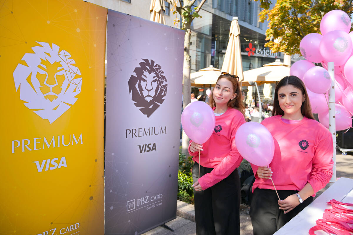 Story Pink Fest: Hrabre dame u haljinama domaćih dizajnera prošetale pink modnom pistom u pratnji poznatih osoba