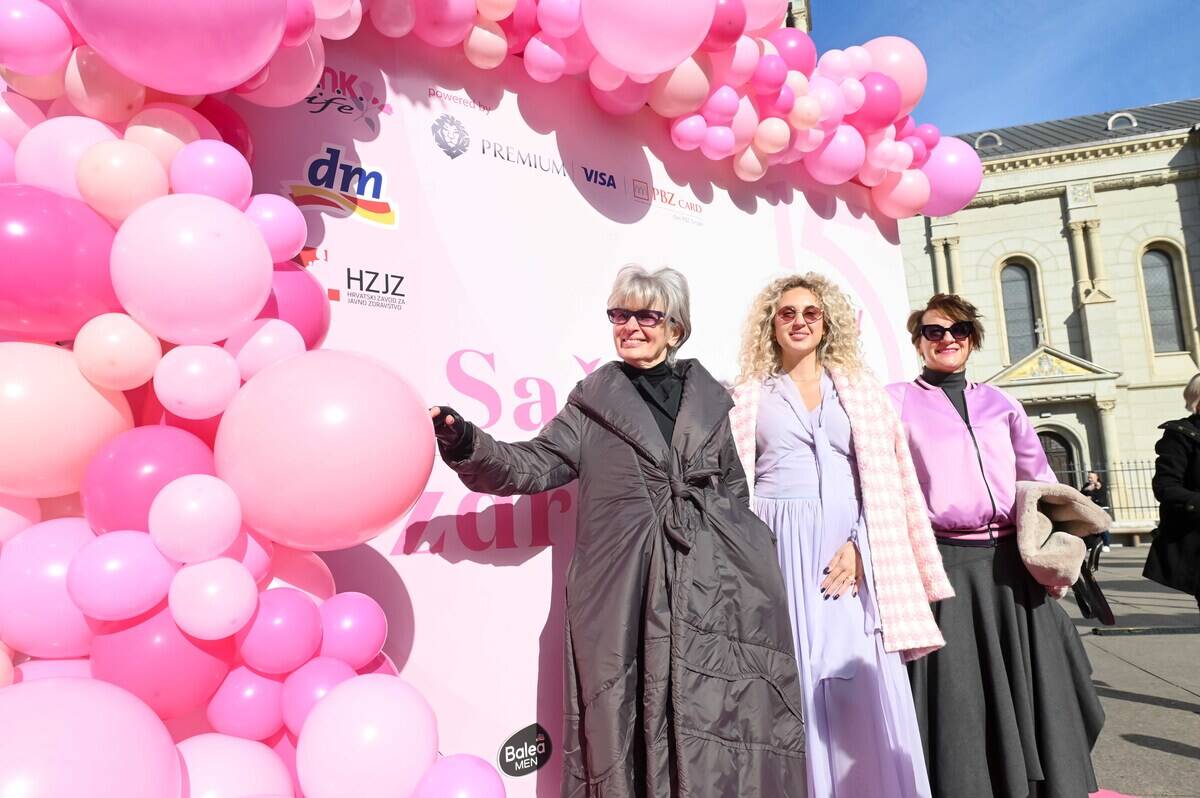 Story Pink Fest: Hrabre dame u haljinama domaćih dizajnera prošetale pink modnom pistom u pratnji poznatih osoba