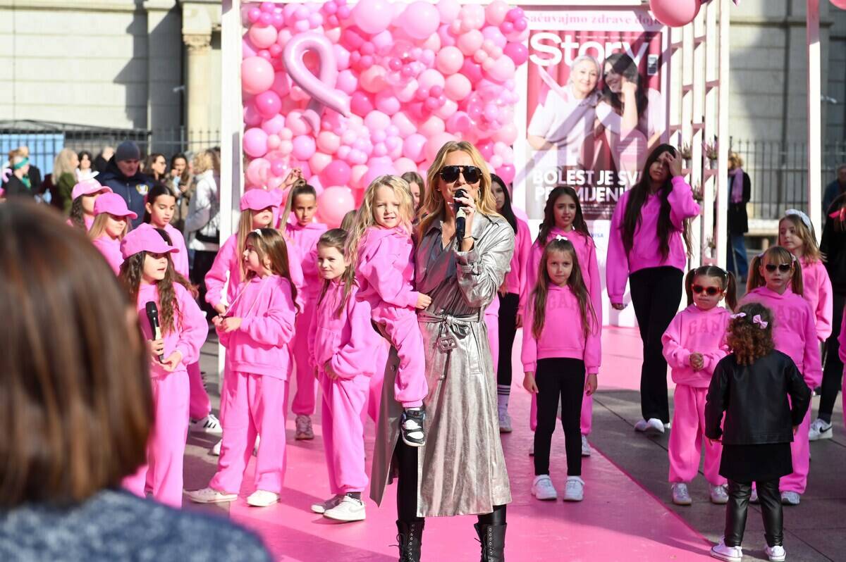 Story Pink Fest: Hrabre dame u haljinama domaćih dizajnera prošetale pink modnom pistom u pratnji poznatih osoba