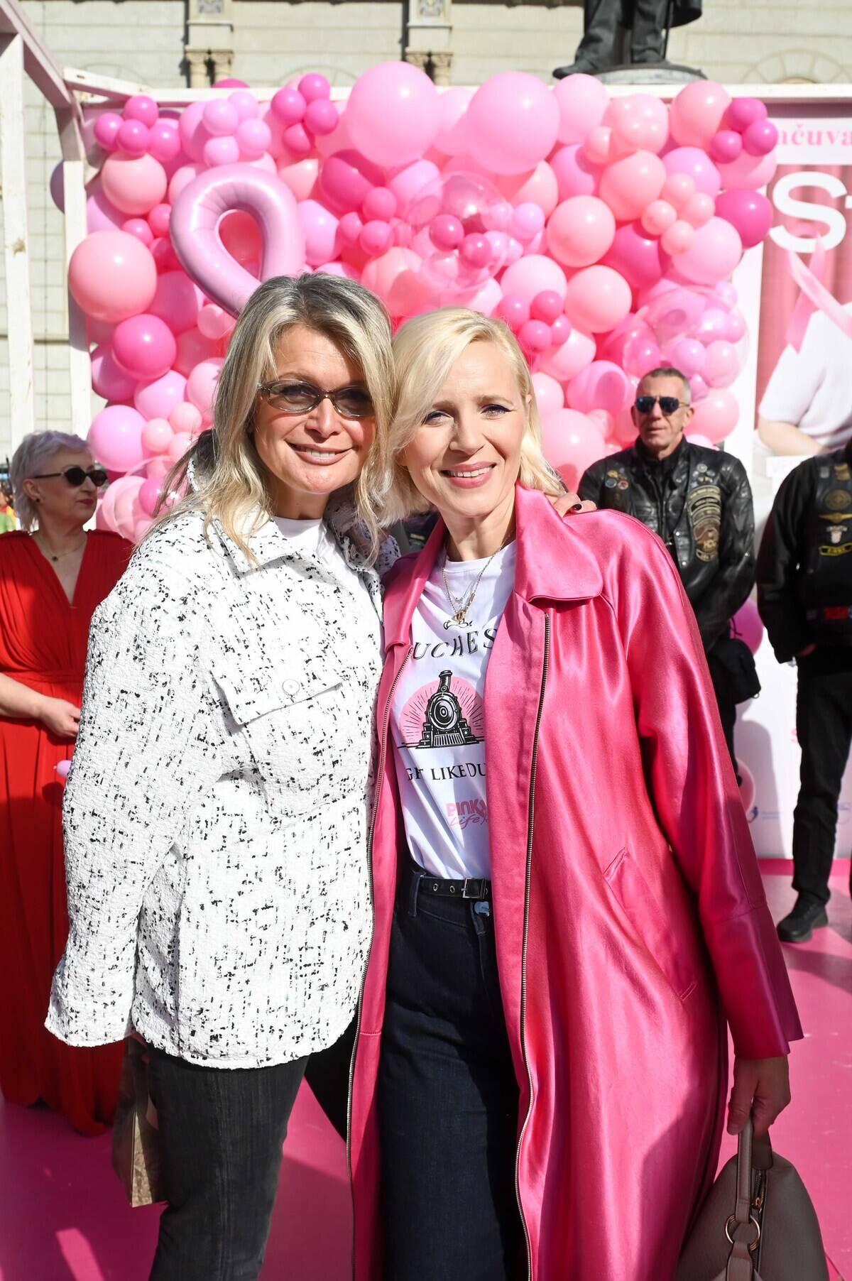 Story Pink Fest: Hrabre dame u haljinama domaćih dizajnera prošetale pink modnom pistom u pratnji poznatih osoba