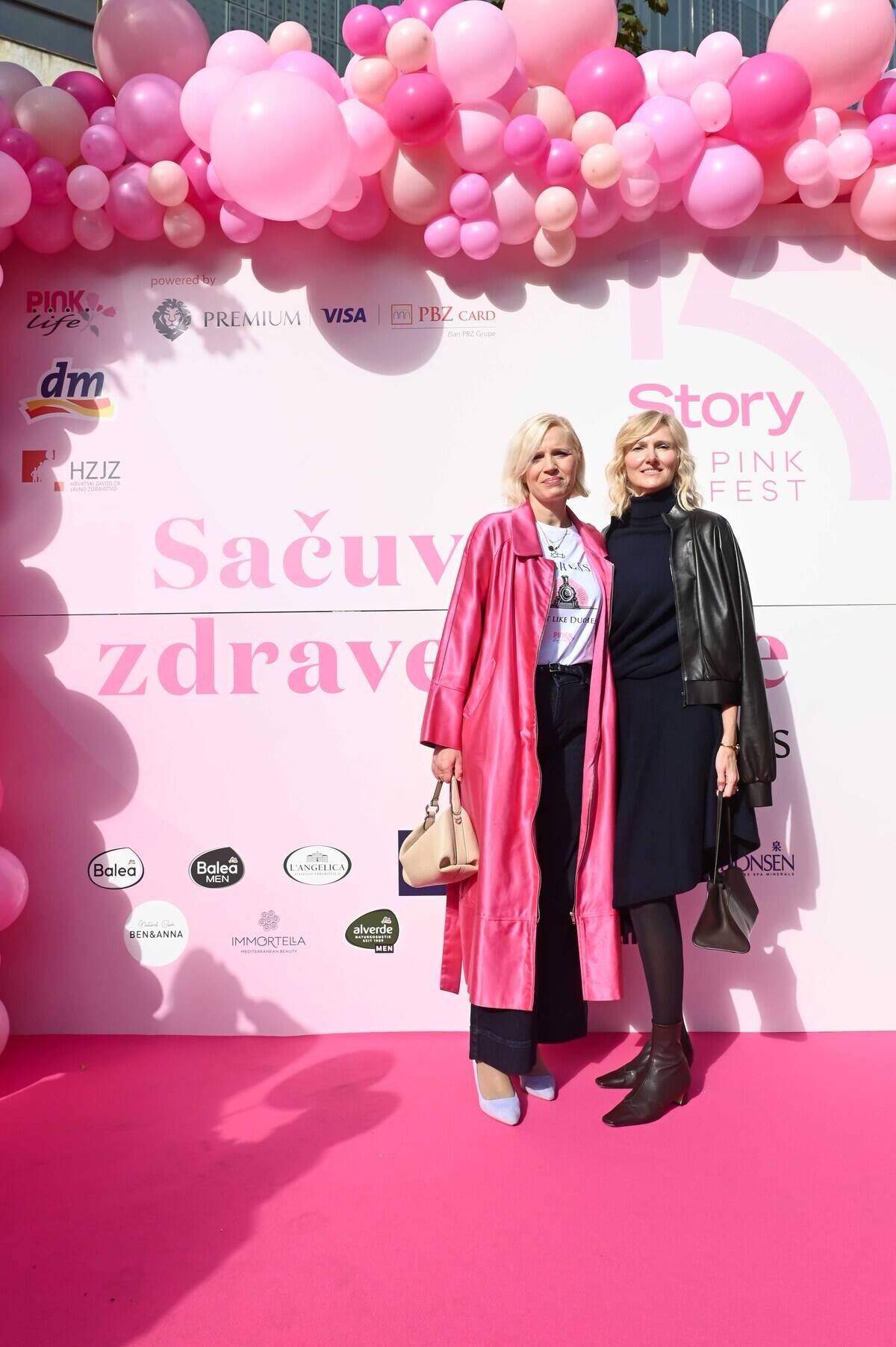 Story Pink Fest: Hrabre dame u haljinama domaćih dizajnera prošetale pink modnom pistom u pratnji poznatih osoba