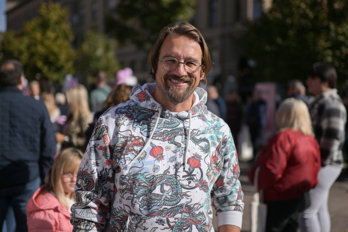 Story Pink Fest: Hrabre dame u haljinama domaćih dizajnera prošetale pink modnom pistom u pratnji poznatih osoba