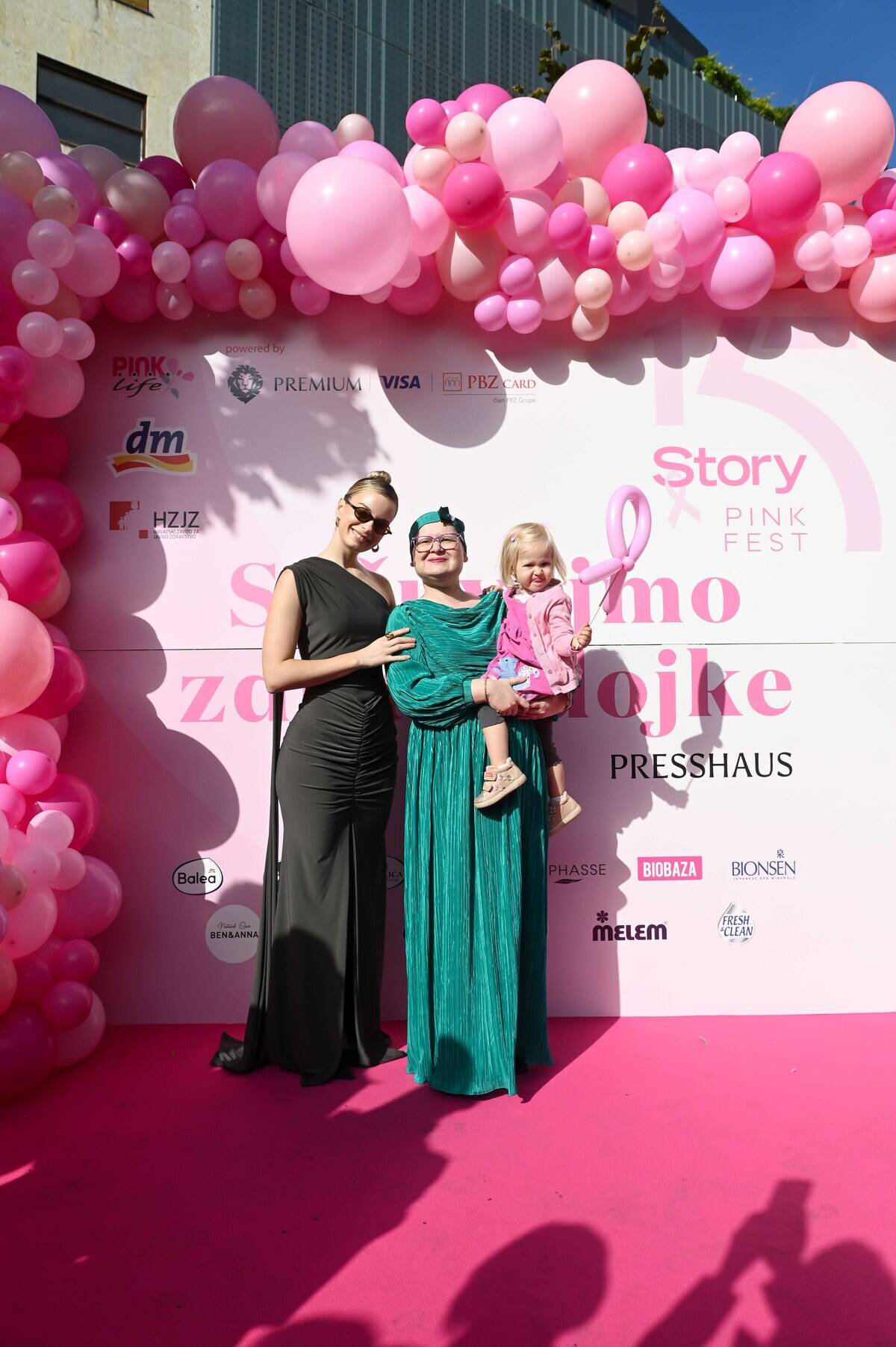 Petnaest godina nade, hrabrosti i nepokolebljive podrške kulminiralo je na ovogodišnjem
Story Pink Festu