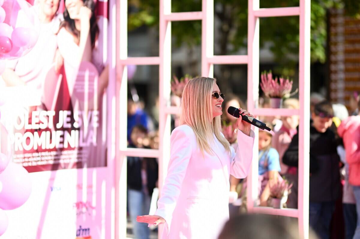Petnaest godina nade, hrabrosti i nepokolebljive podrške kulminiralo je na ovogodišnjem
Story Pink Festu