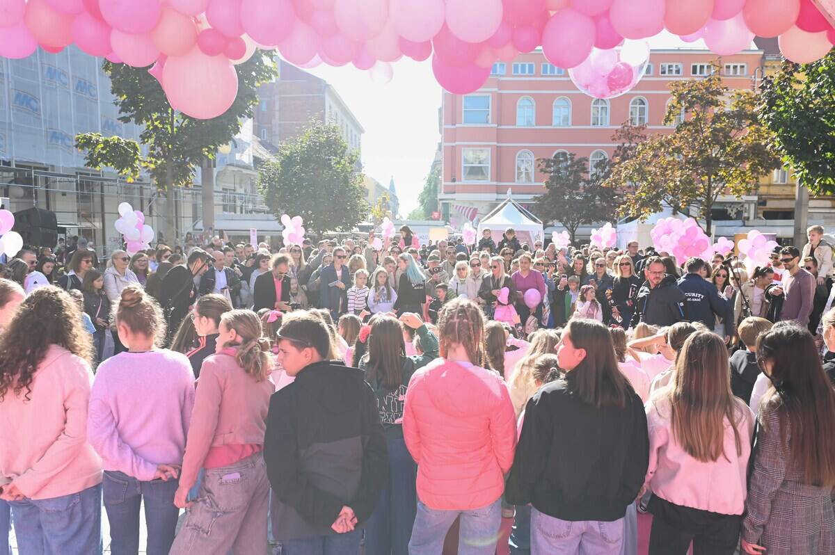 Petnaest godina nade, hrabrosti i nepokolebljive podrške kulminiralo je na ovogodišnjem
Story Pink Festu
