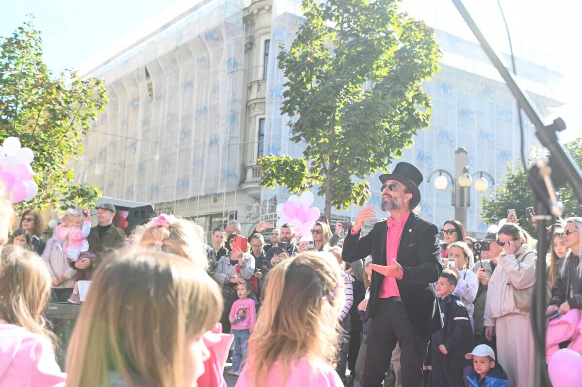 Petnaest godina nade, hrabrosti i nepokolebljive podrške kulminiralo je na ovogodišnjem
Story Pink Festu
