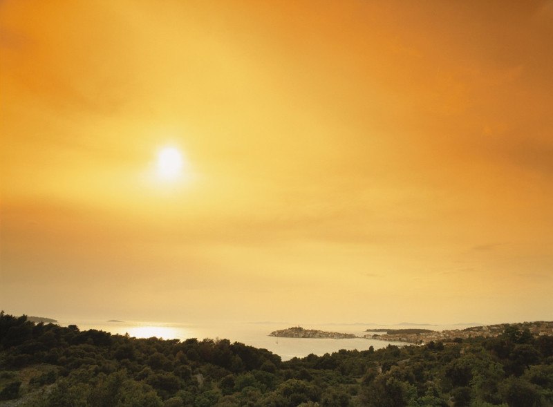 Hrvatska obala, more, sunce