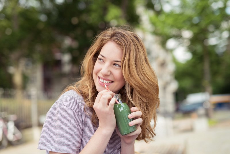 žena smoothie