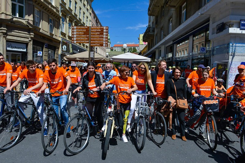 Orange bike naslovna