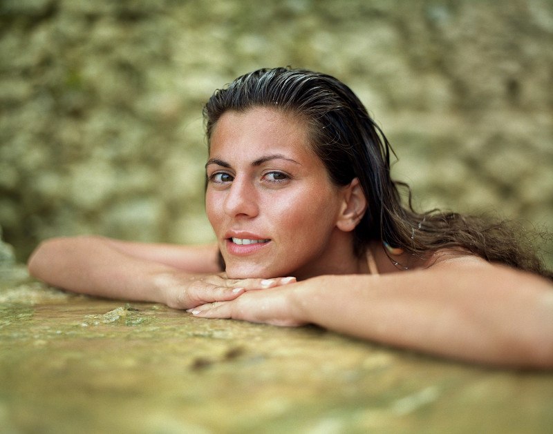 žena