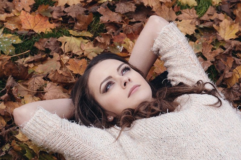 ena razmišlja