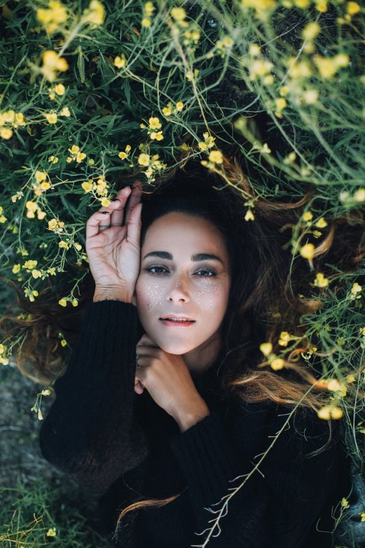 žena perut