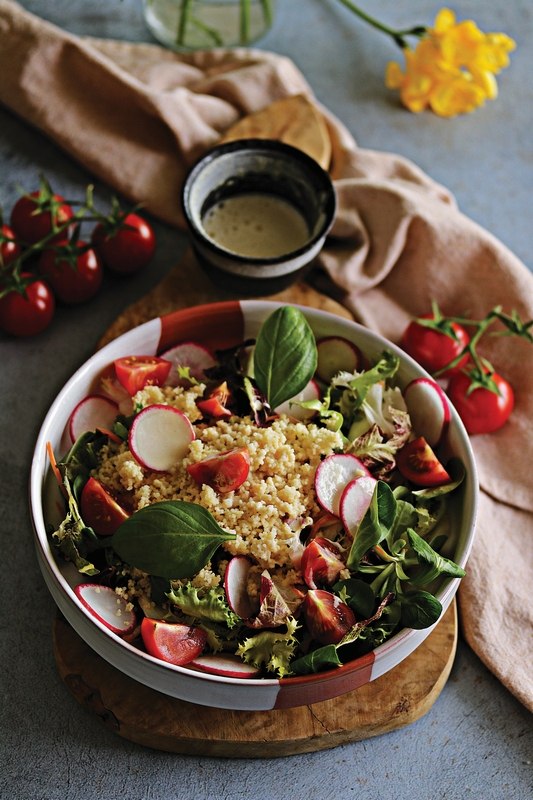 Kus-kus salata s tahini preljevom