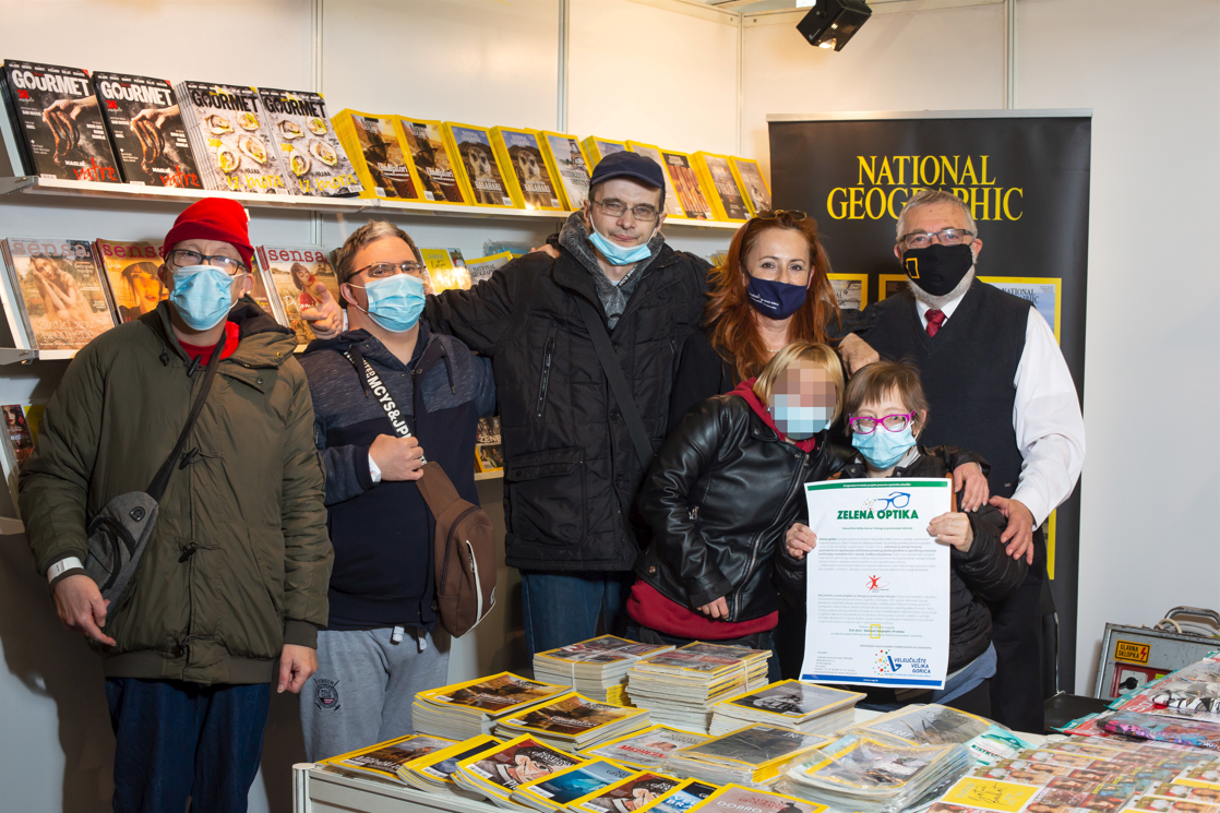 Sanja Kalambura s korisnicima Udruge za promicanje Inkluzije i Hrvojem Prćićem