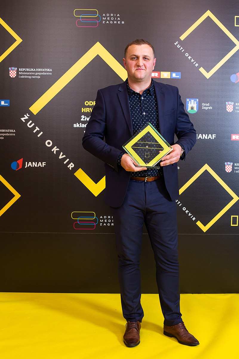 Vinko Babić preuzeo je nagradu za brata fra Miru Babića