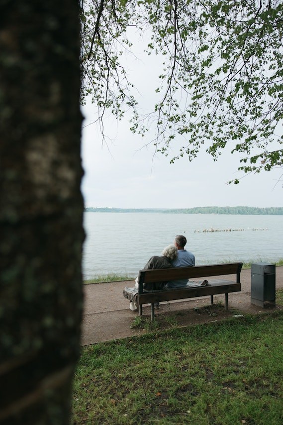 Zašto se ljudi rastaju nakon mnogo godina braka