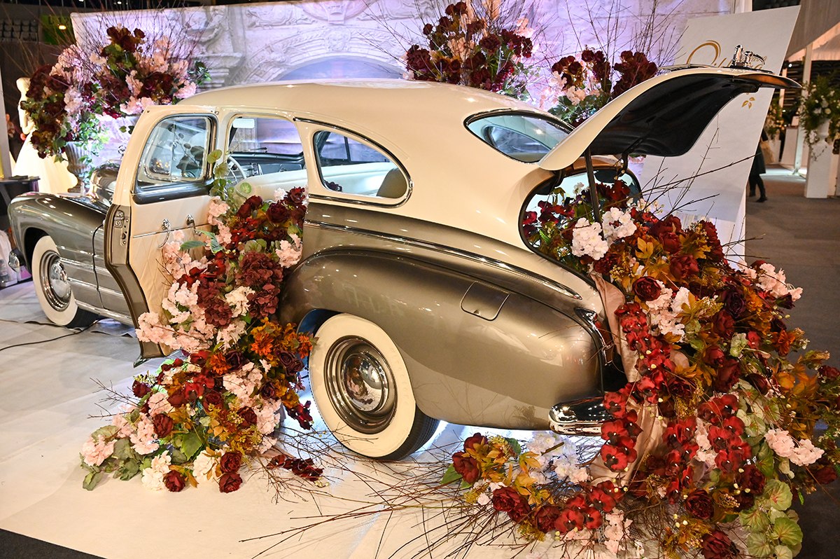 CvjeÜarnica Ciklama i Oldtimer Buick Special 1948.jpg