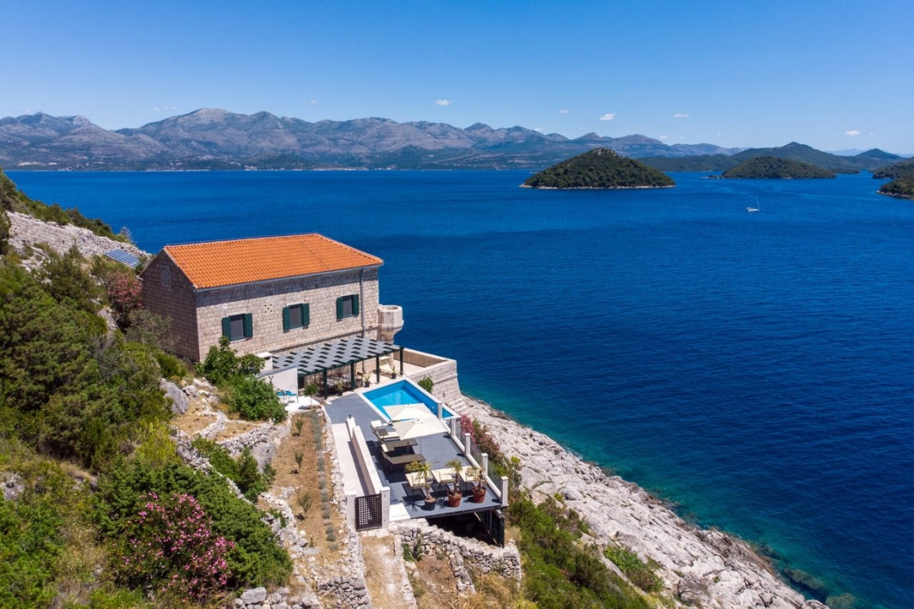 Villa Olipa Island
