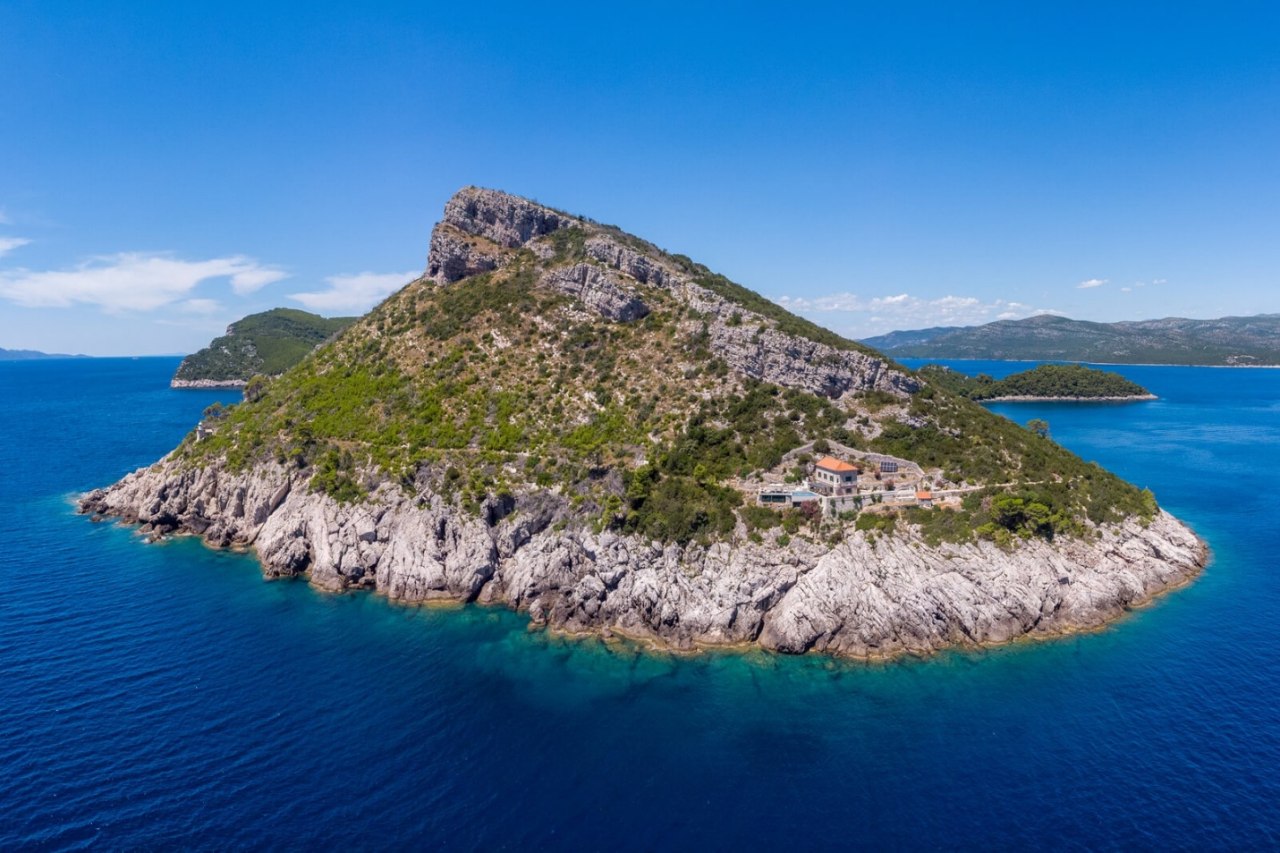 Villa Olipa Island