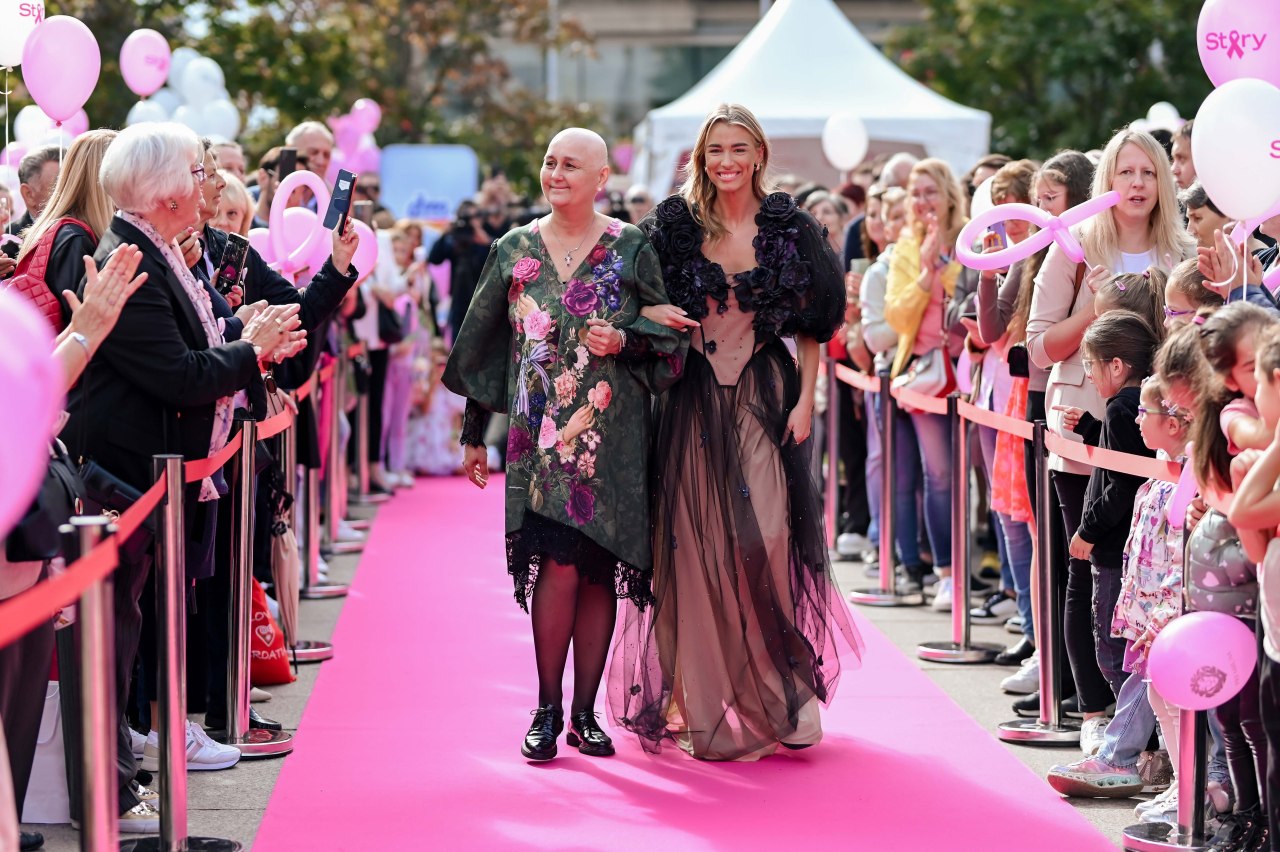 Story PINK 2023.JPG