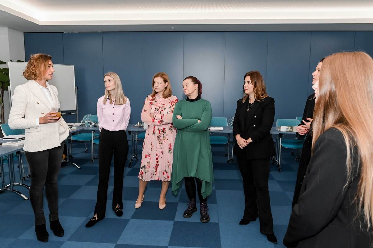 DM i P.I.N.K. Life_RG (1).jpg