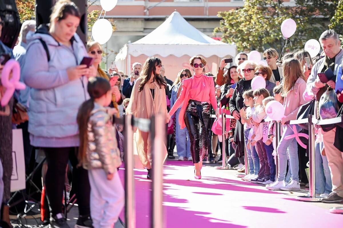 Pink modna pista u srcu Zagreba: Kreacije domaćih dizajnera nosile su junakinje Udruge P.I.N.K. life i poznate osobe