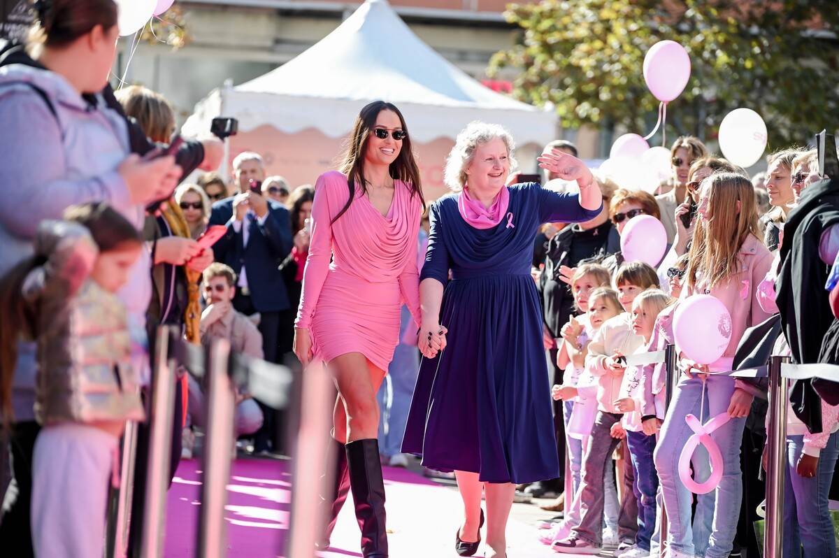 Pink modna pista u srcu Zagreba: Kreacije domaćih dizajnera nosile su junakinje Udruge P.I.N.K. life i poznate osobe