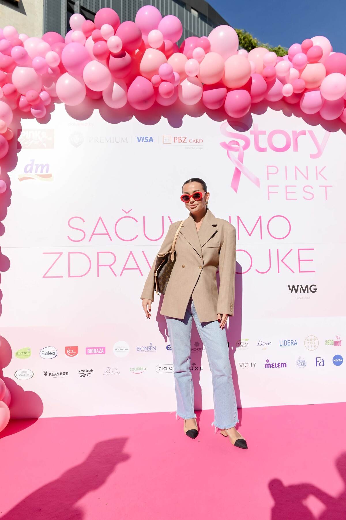 Pink modna pista u srcu Zagreba: Kreacije domaćih dizajnera nosile su junakinje Udruge P.I.N.K. life i poznate osobe