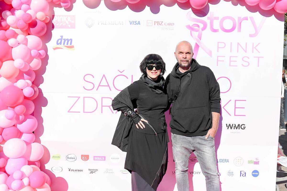 Pink modna pista u srcu Zagreba: Kreacije domaćih dizajnera nosile su junakinje Udruge P.I.N.K. life i poznate osobe