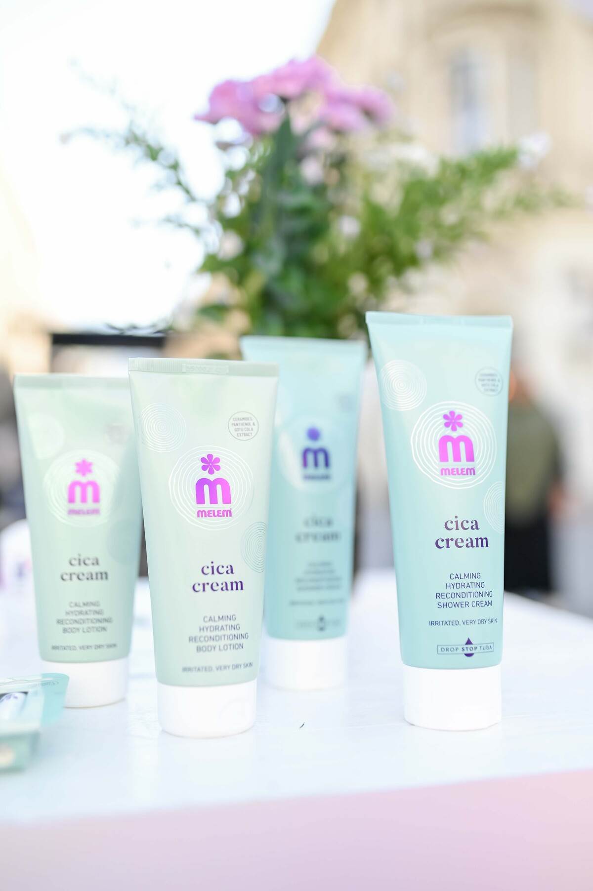 Pink modna pista u srcu Zagreba: Kreacije domaćih dizajnera nosile su junakinje Udruge P.I.N.K. life i poznate osobe