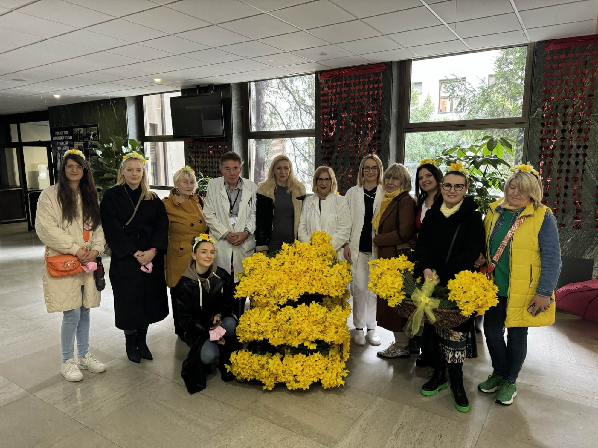 Udruga PINK life uz dijeljenje narcisa 23 ožujka 2024 godine osvještava