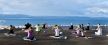 Polaznici satova dharma joge učiteljice Žane Đogaš iskoristili s prekrasan listopadski dan za vježbanje uz more (1)