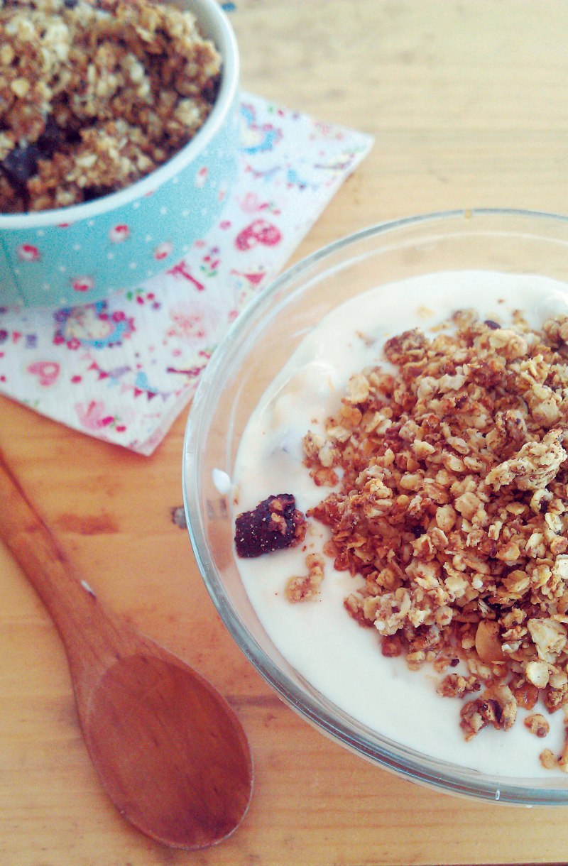 Granola s maslacem od kikirikija