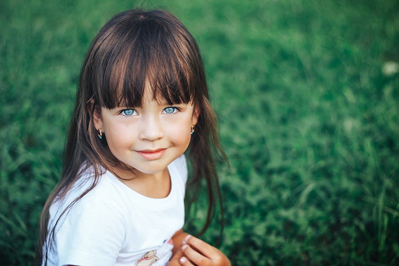 dijete plave oči priroda