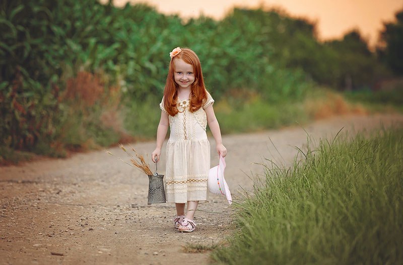 crvenokosa djevojčica priroda