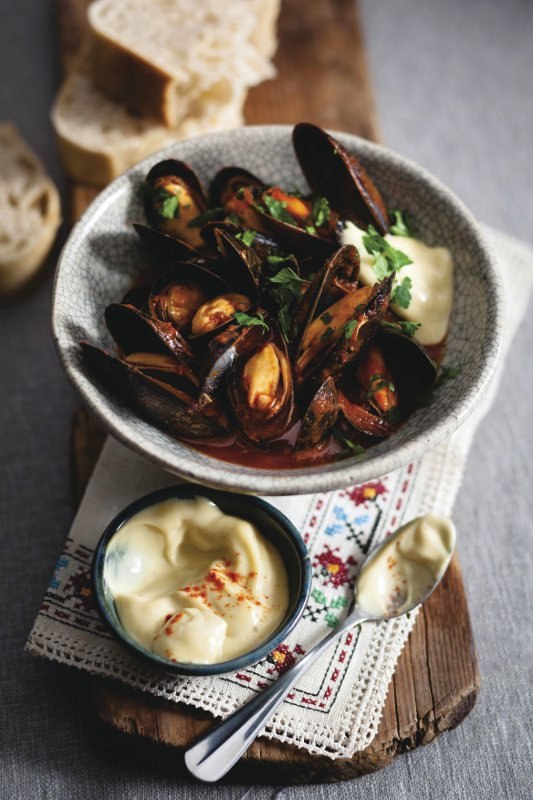 Dagnje u umaku od sherryja i rajčice