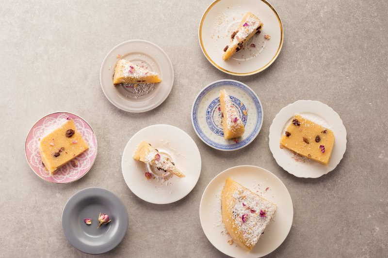 torta od palente s ružom, kokosom i grožđicama