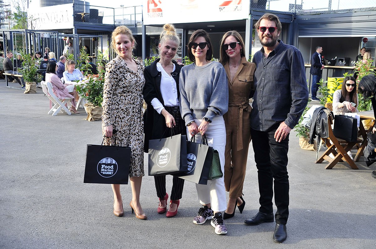 Ana Marija Bokor Vrdoljak, Ana Vilenica, Tena Jeić Gajski i Frano Mašković sa suprugom Injom