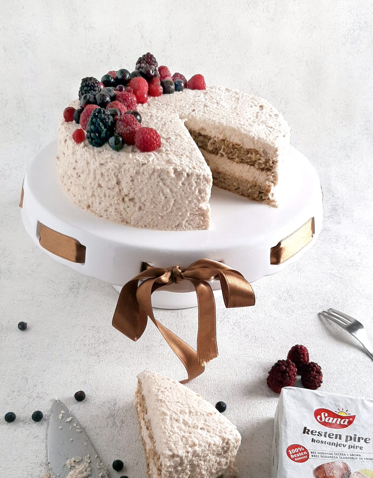 Torta-od-kestena-i-ljesnjaka-scaled (1).jpg