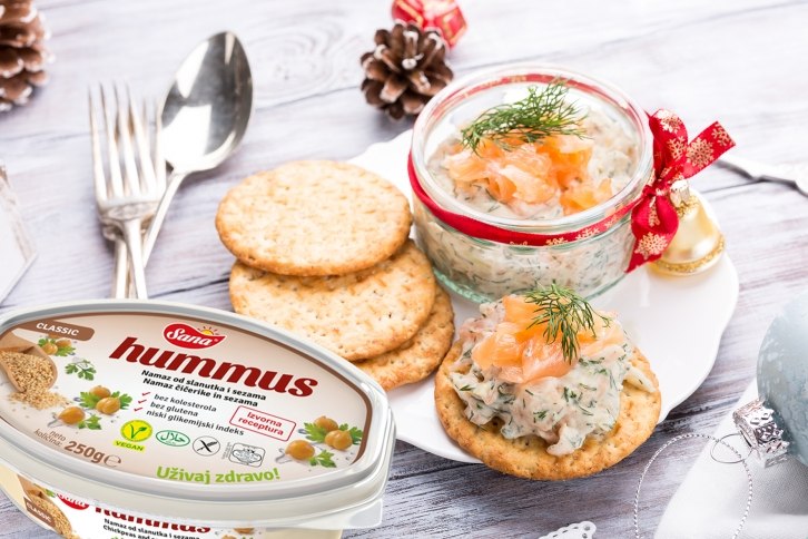 Namaz od hummusa i lososa.jpg