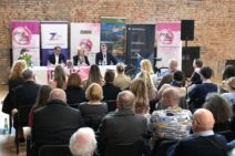 2 konferencija za medije u Laubi.jpg