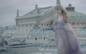 Taylor Swift Grammy.jpg