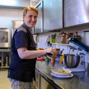 Od ribljih preko mesnih, do veganskih i bezglutenskih specijalitet, jedno je sigurno - u hotelu Manora nitko ne ostaje gladan (3).jpg